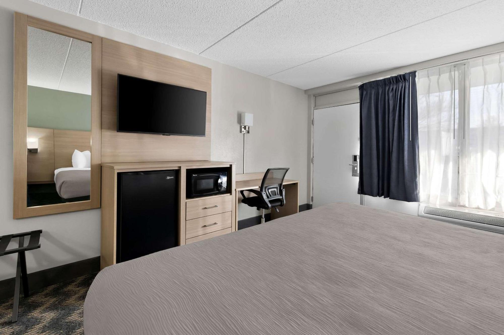 Quality Inn Nashville - Opryland Area ภายนอก รูปภาพ