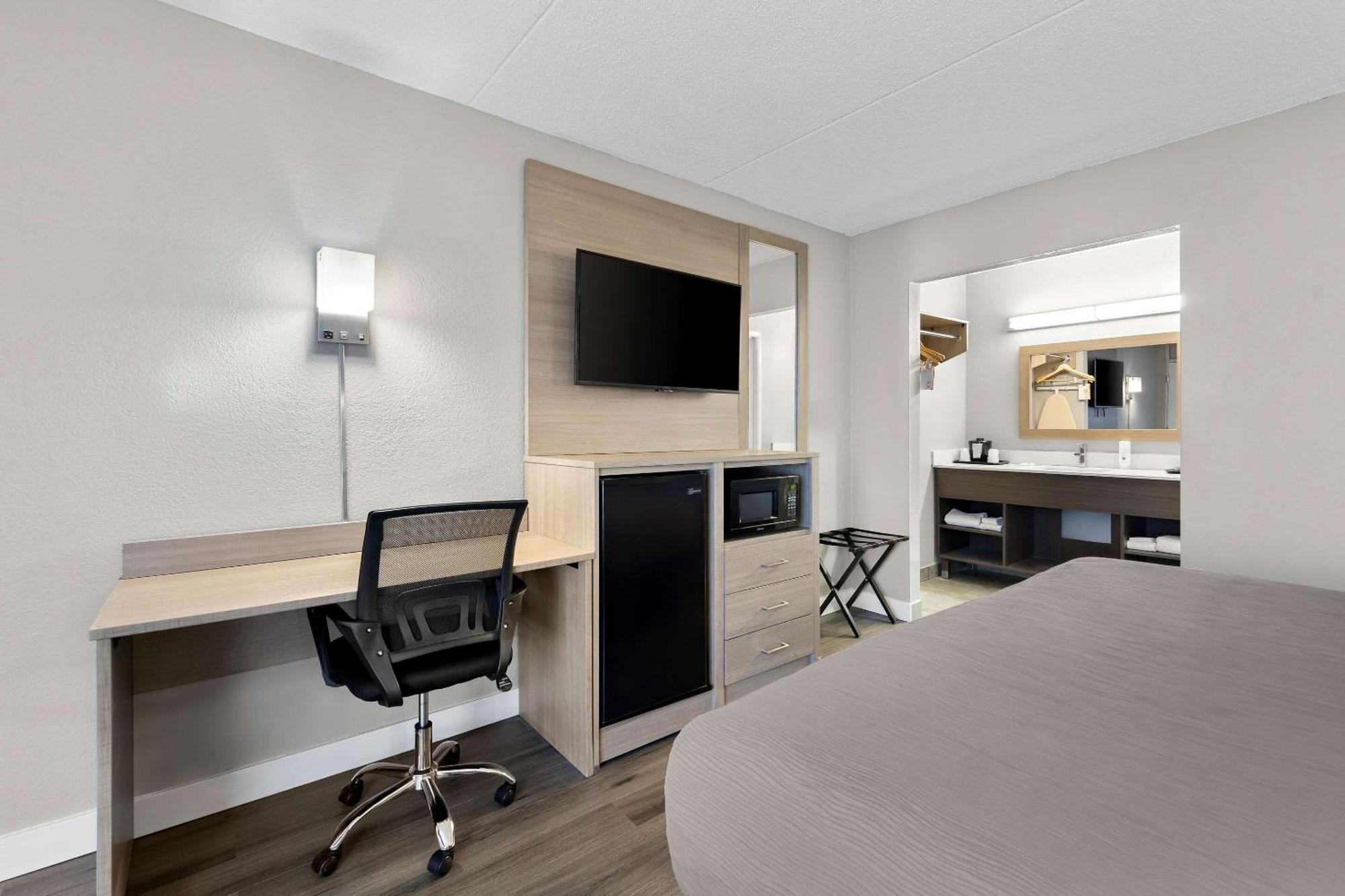 Quality Inn Nashville - Opryland Area ภายนอก รูปภาพ