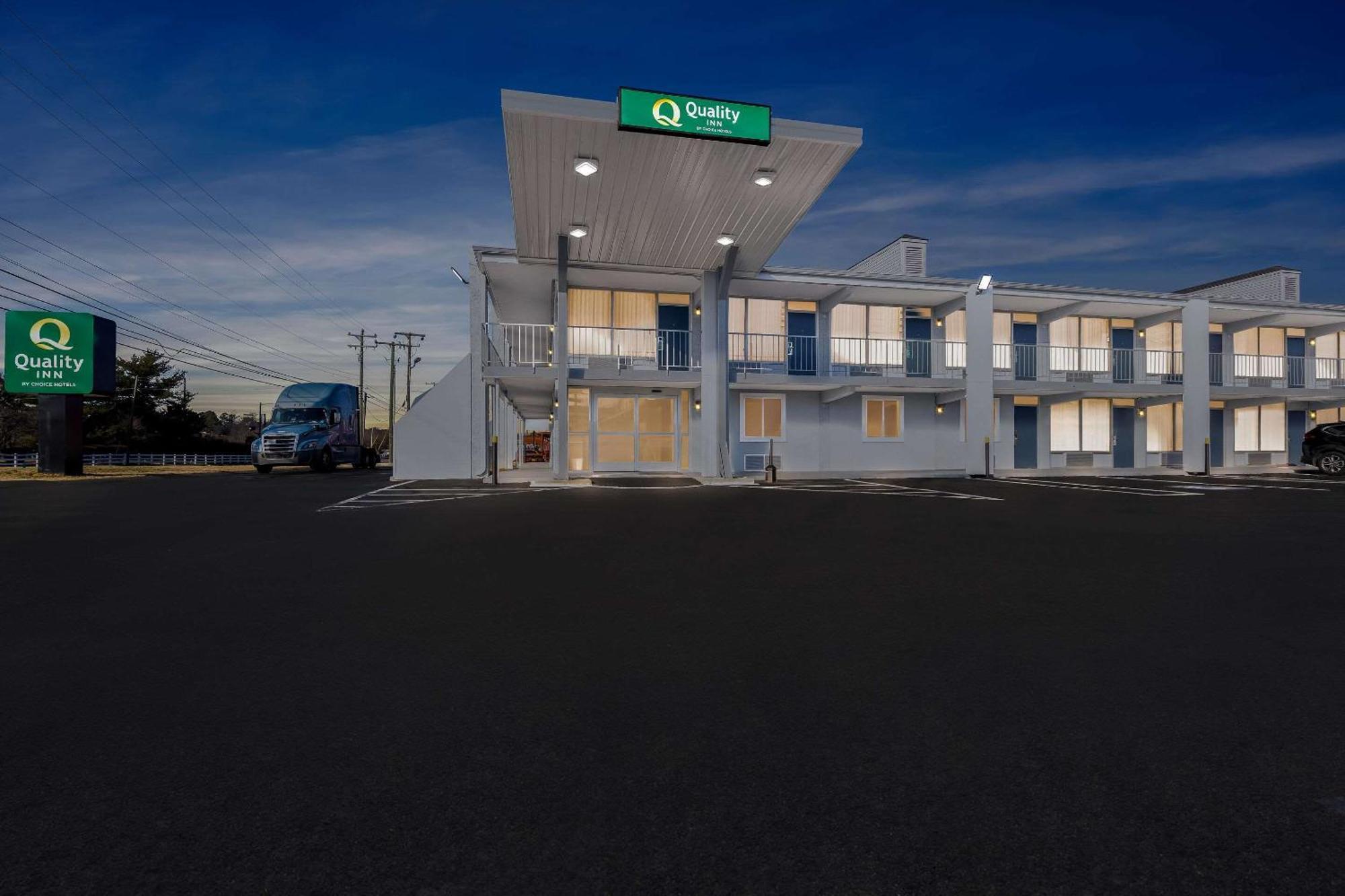 Quality Inn Nashville - Opryland Area ภายนอก รูปภาพ