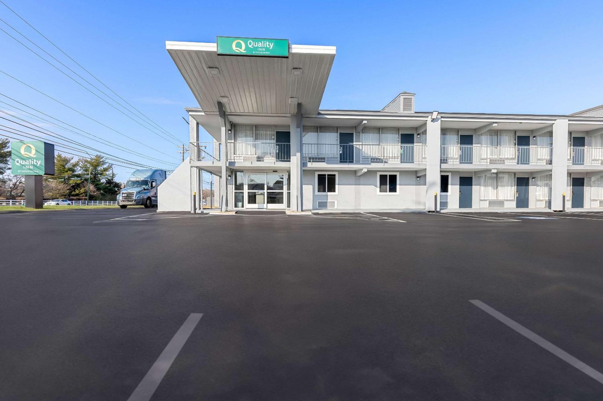 Quality Inn Nashville - Opryland Area ภายนอก รูปภาพ